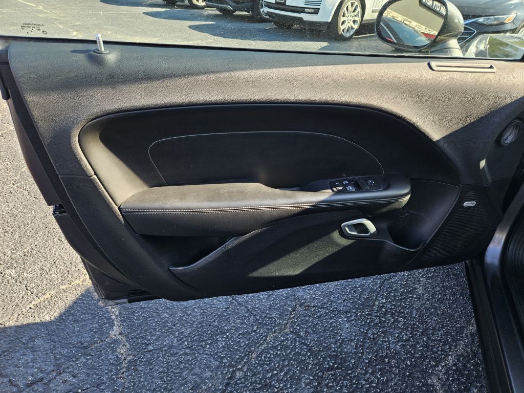2015 Dodge Challenger Image 17