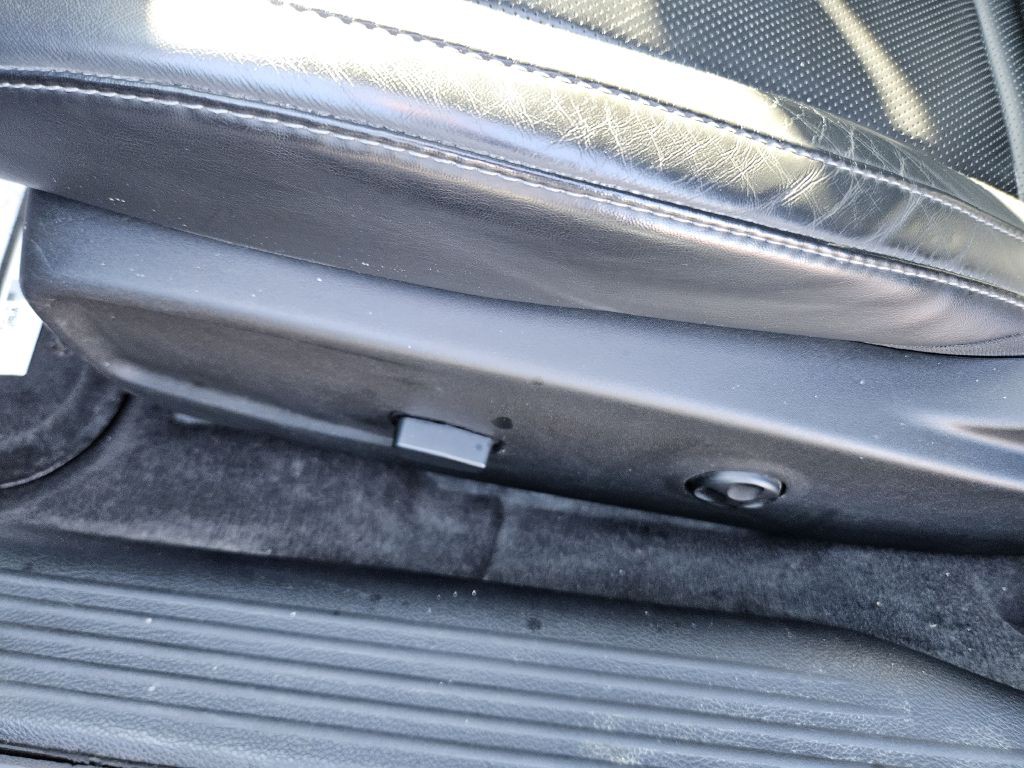 2015 Dodge Challenger Image 20