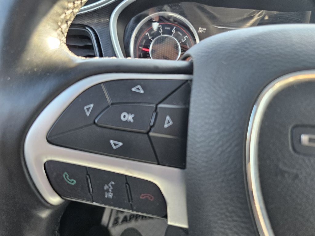 2015 Dodge Challenger Image 27