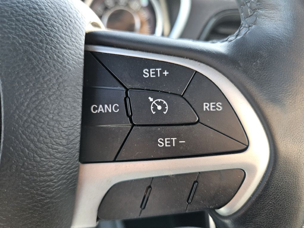 2015 Dodge Challenger Image 28