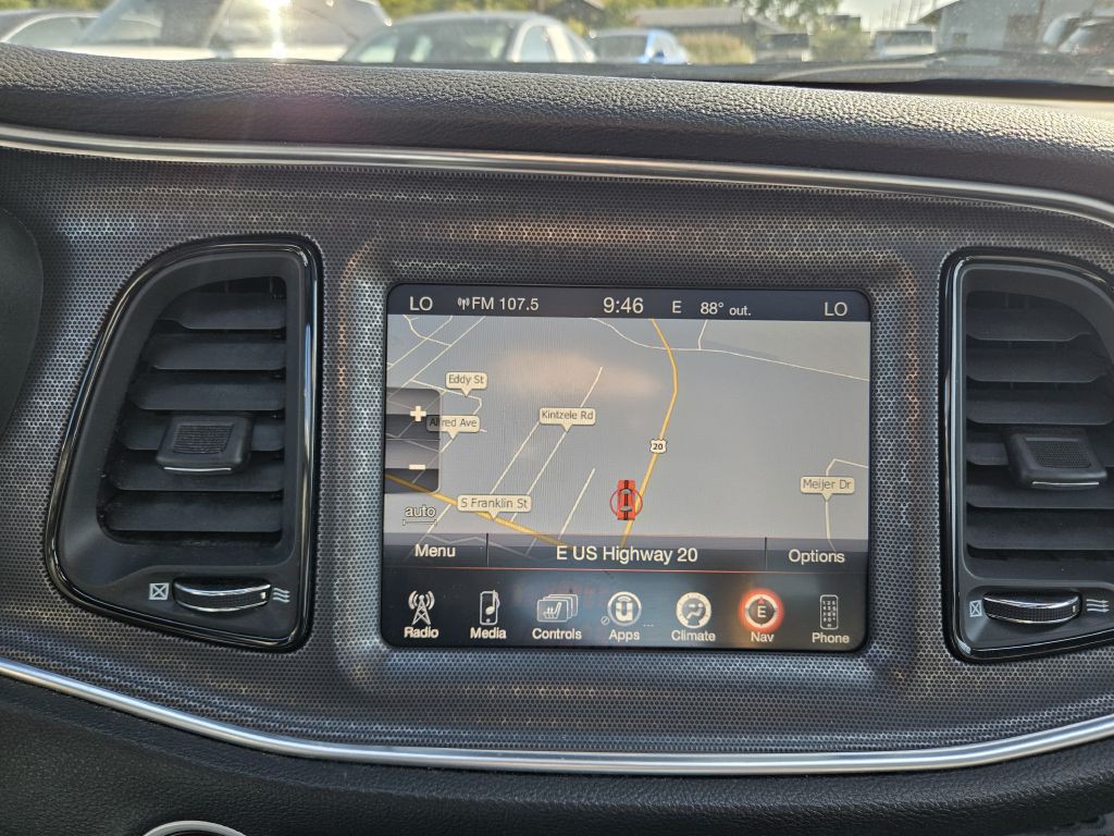 2015 Dodge Challenger Image 30