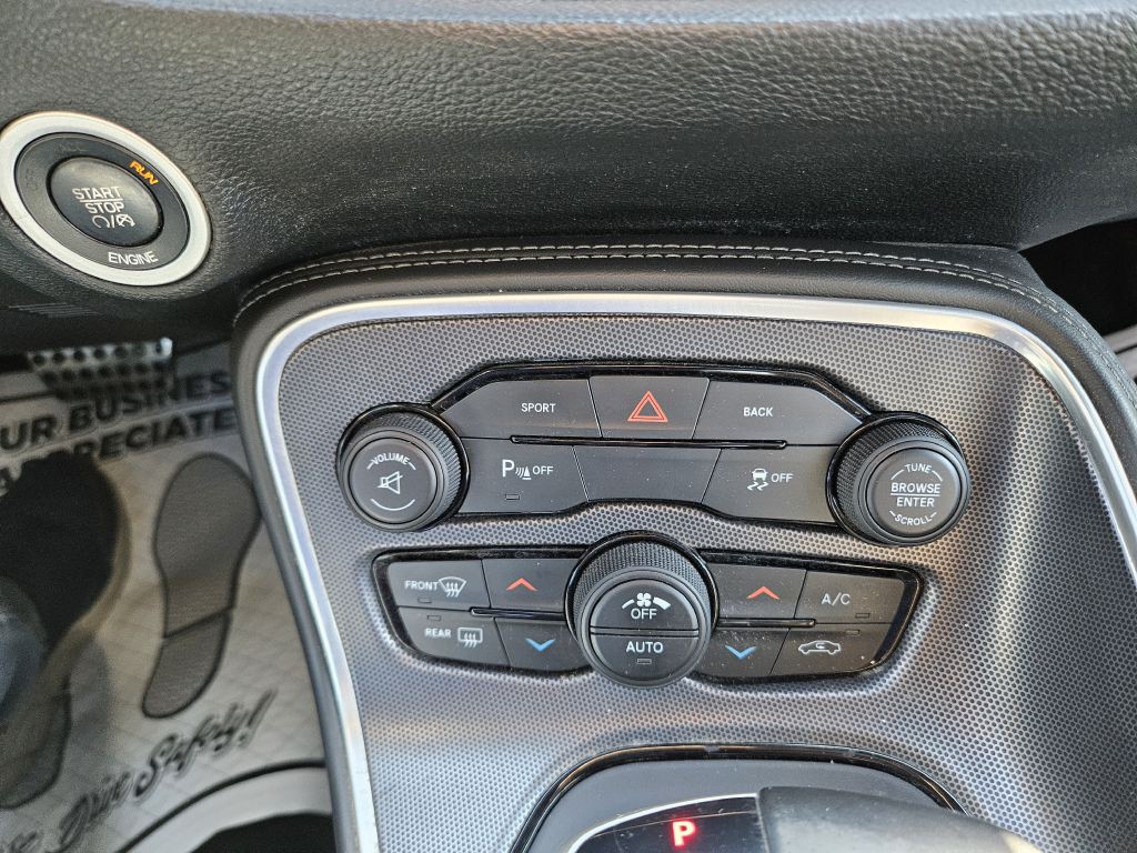 2015 Dodge Challenger Image 31