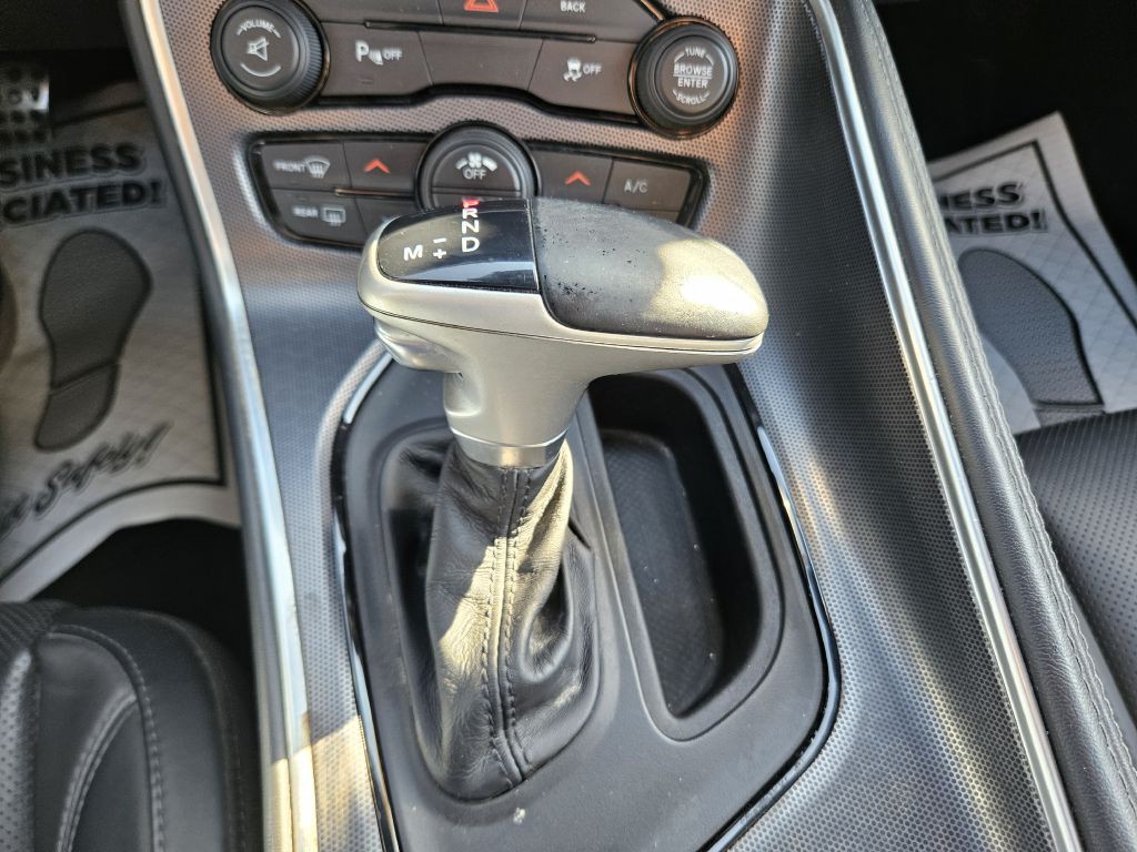 2015 Dodge Challenger Image 32