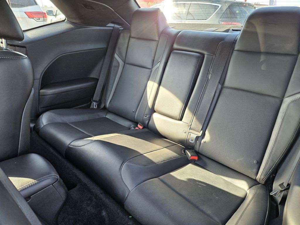 2015 Dodge Challenger Image 37