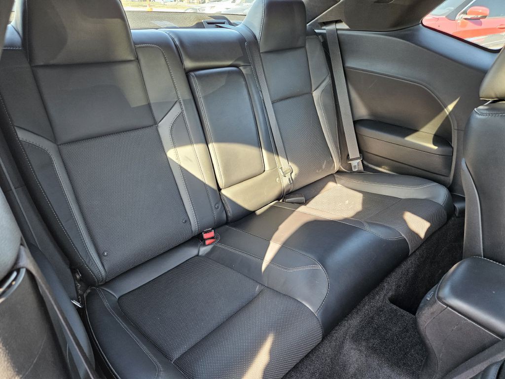 2015 Dodge Challenger Image 44