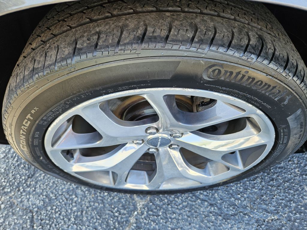 2015 Dodge Challenger Image 45