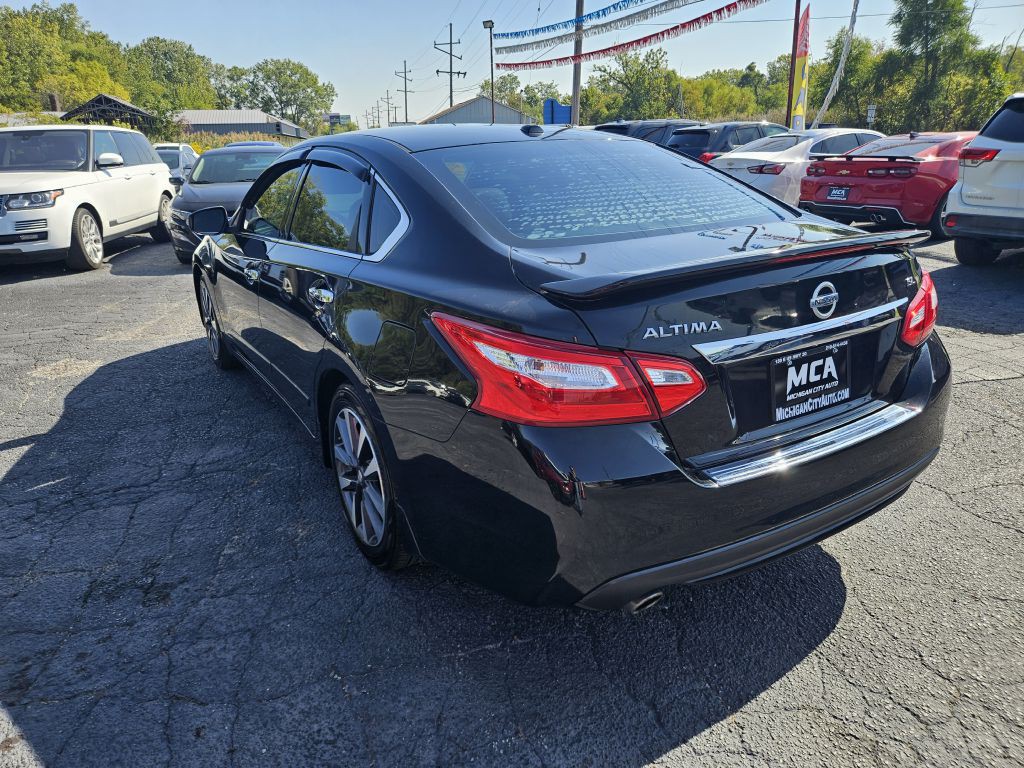 2016 Nissan Altima Image 11