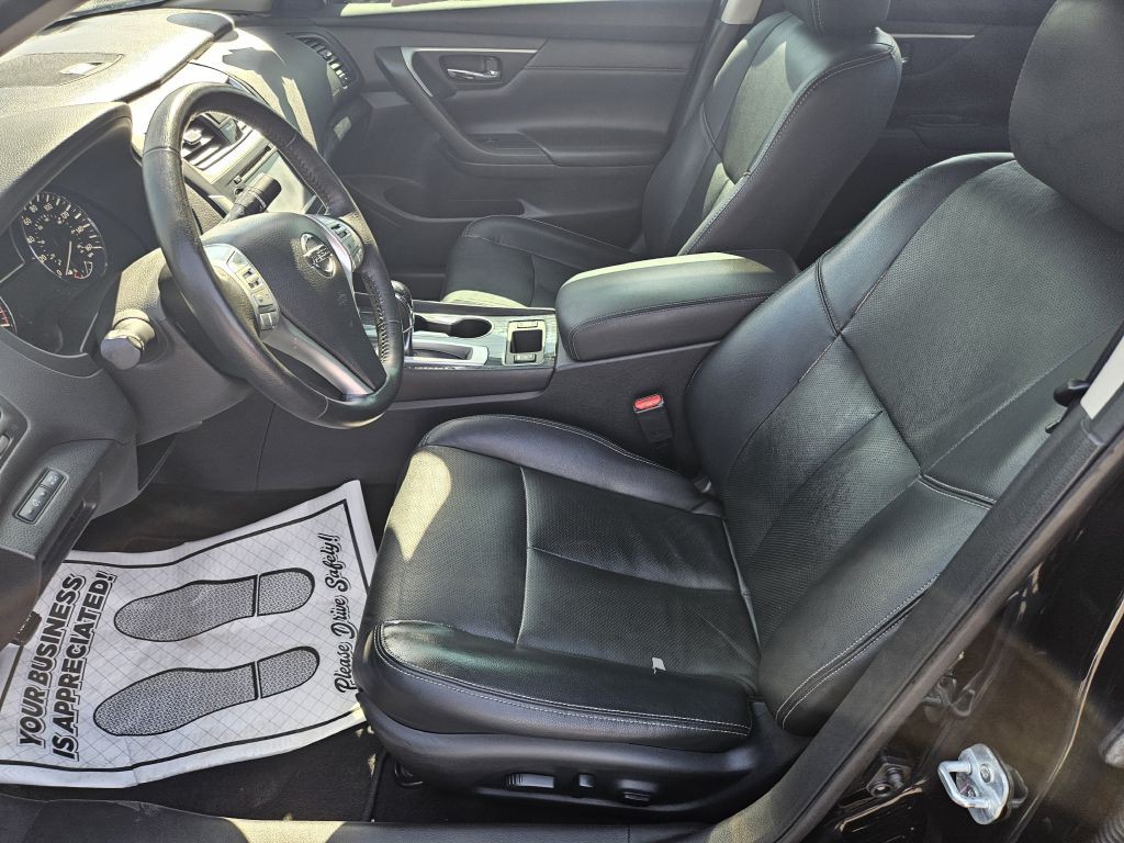 2016 Nissan Altima Image 23