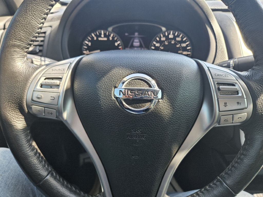 2016 Nissan Altima Image 27