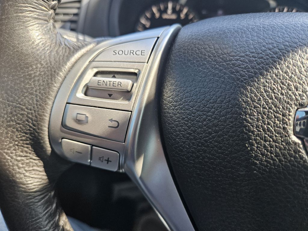 2016 Nissan Altima Image 28