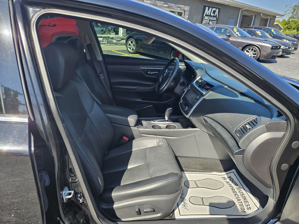 2016 Nissan Altima Image 45