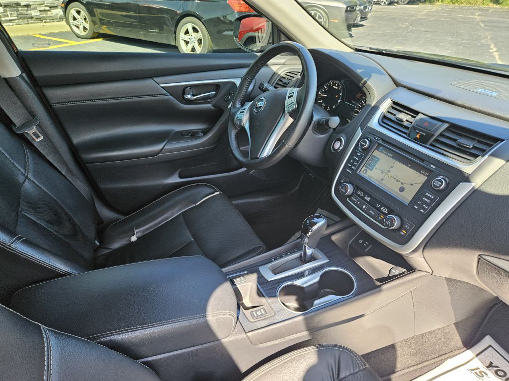 2016 Nissan Altima Image 47