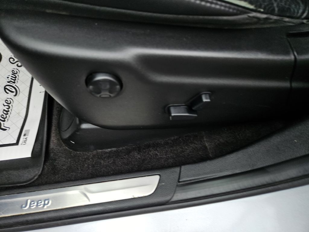 2015 Jeep Grand Cherokee Image 24
