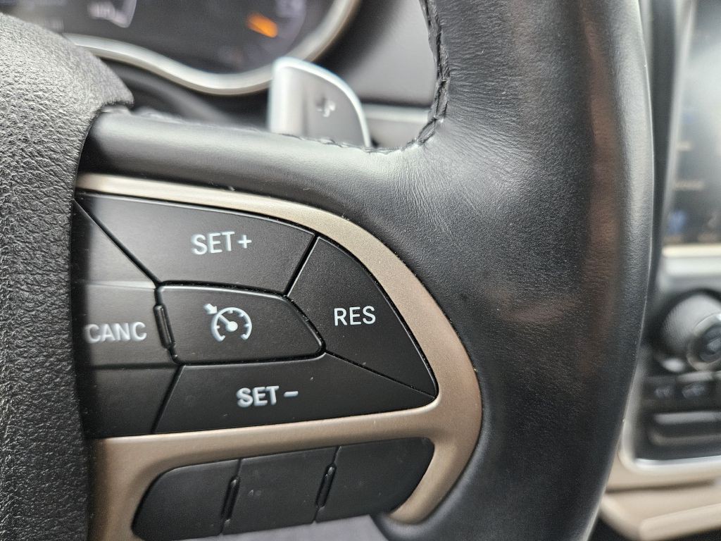 2015 Jeep Grand Cherokee Image 32