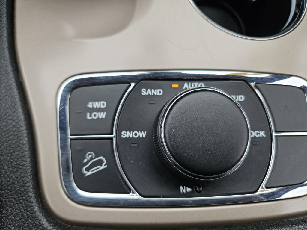 2015 Jeep Grand Cherokee Image 38