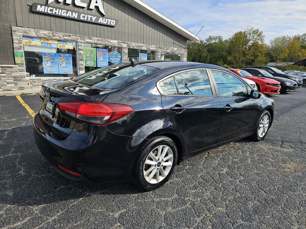 2017 Kia Forte Image 6