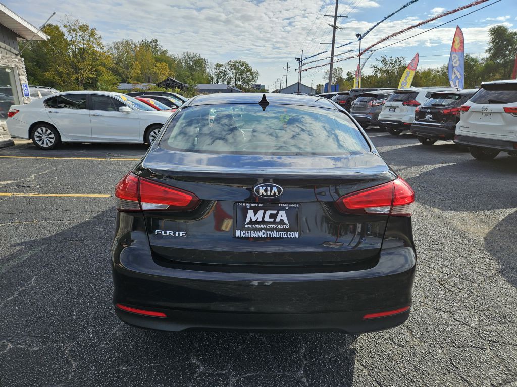 2017 Kia Forte Image 8