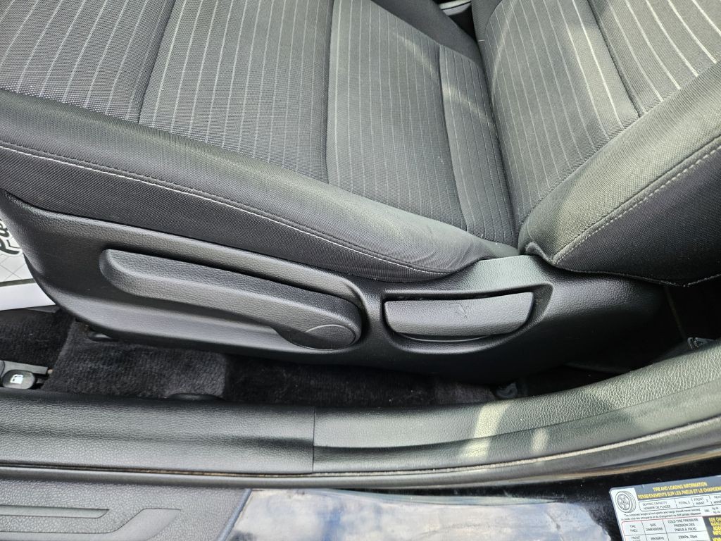 2017 Kia Forte Image 20
