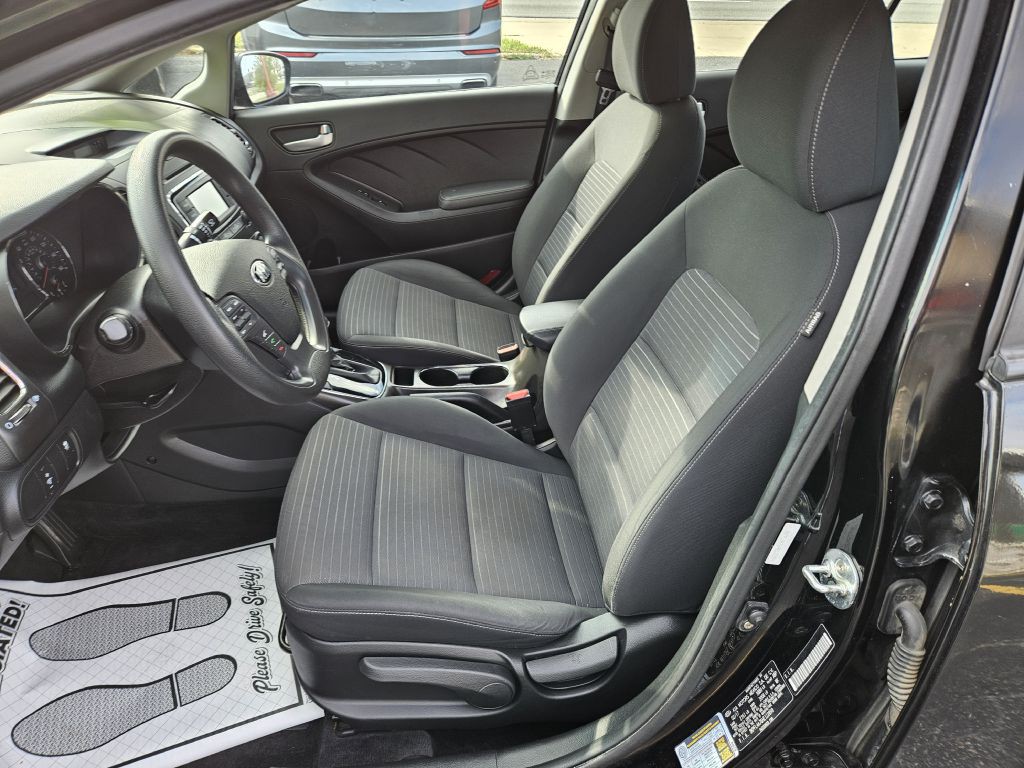 2017 Kia Forte Image 21