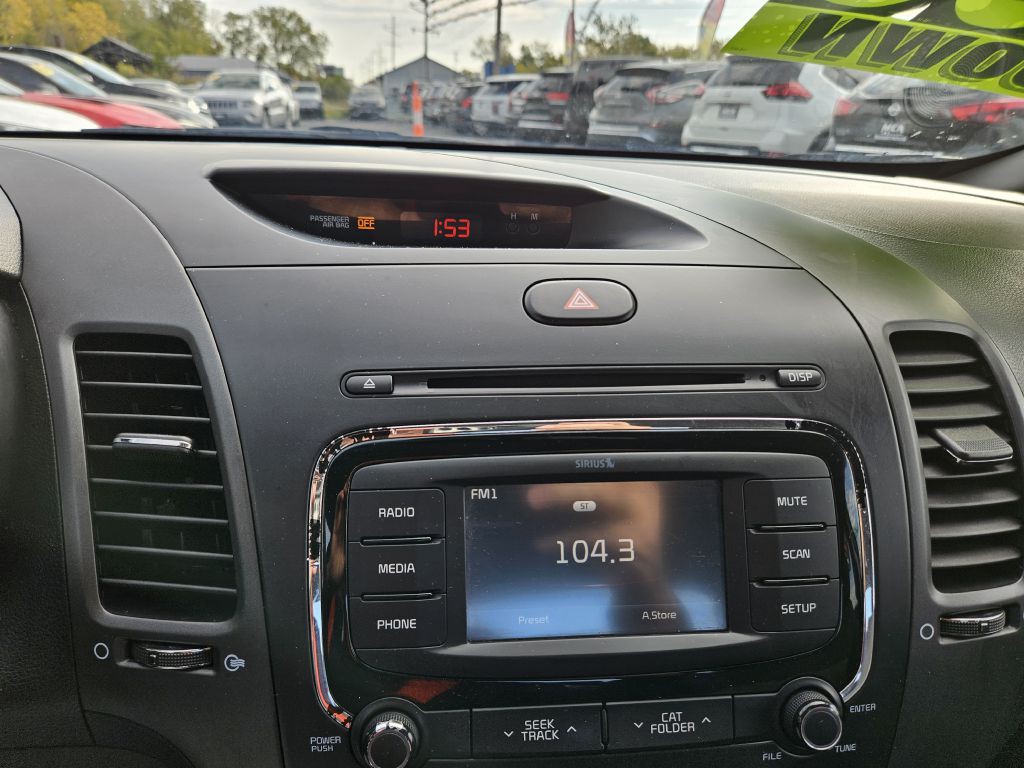 2017 Kia Forte Image 29