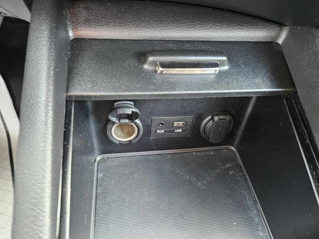 2017 Kia Forte Image 31