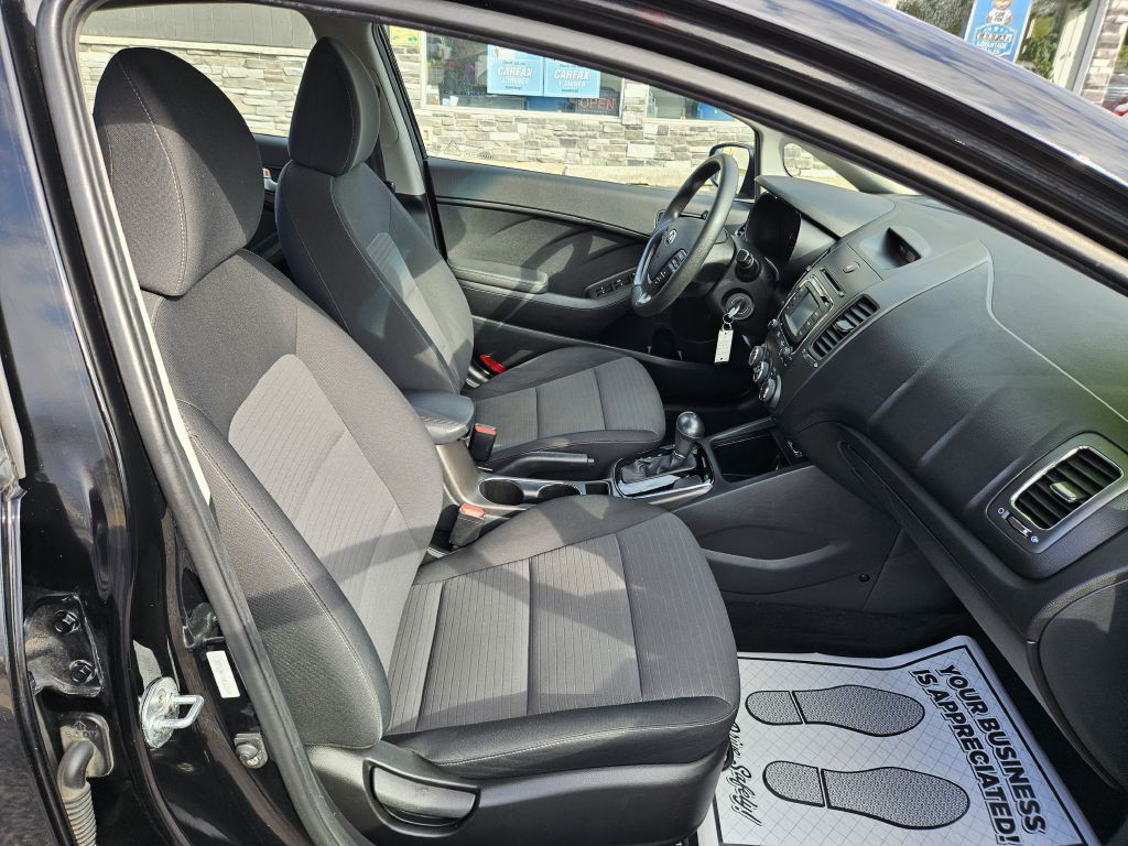 2017 Kia Forte Image 39