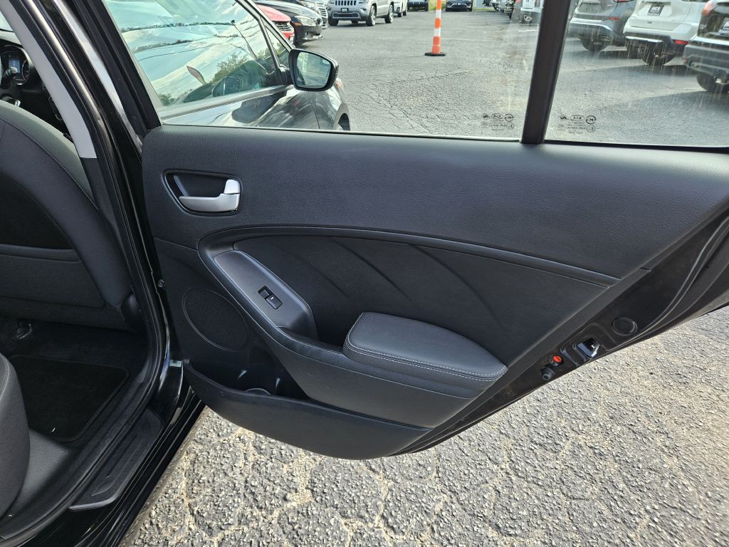 2017 Kia Forte Image 42