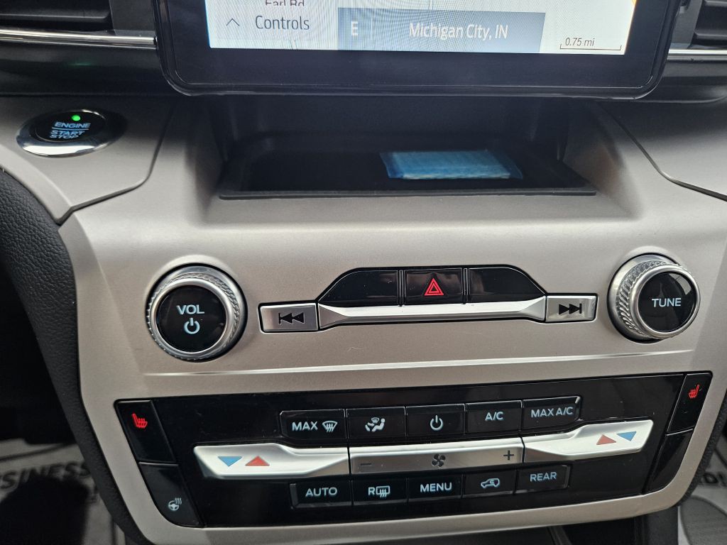 2021 Ford Explorer Image 36