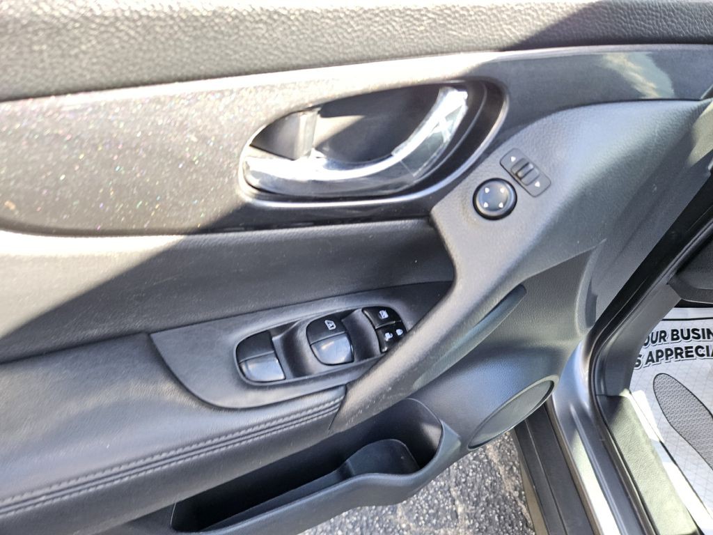 2020 Nissan Rogue Image 20