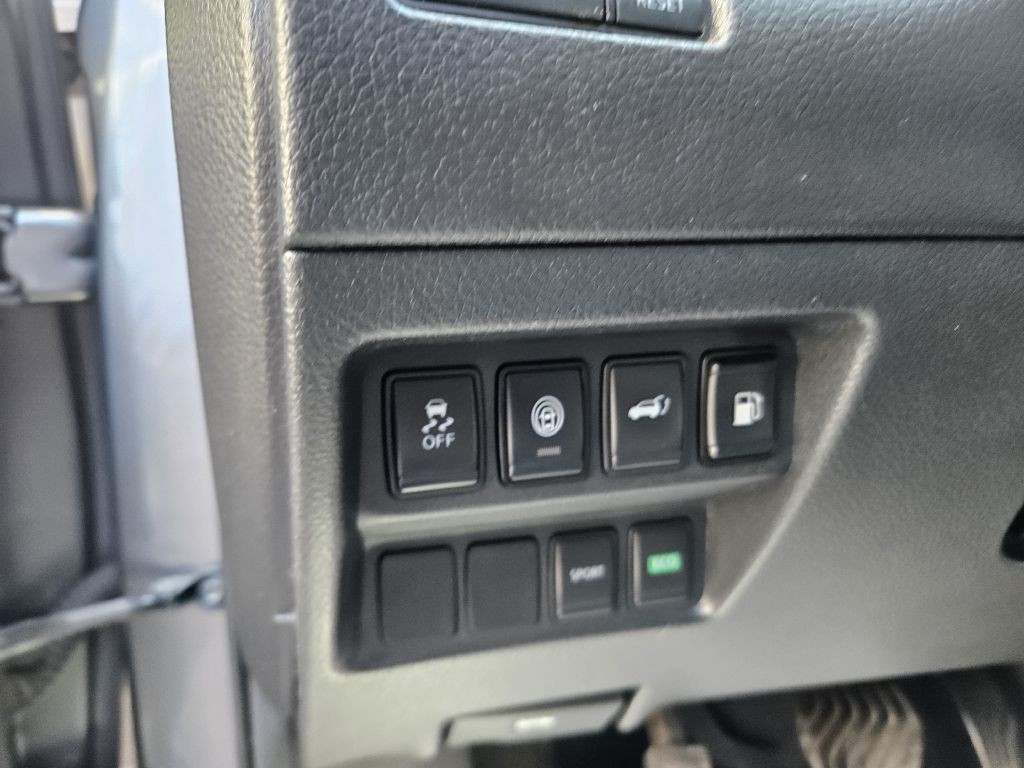 2020 Nissan Rogue Image 24