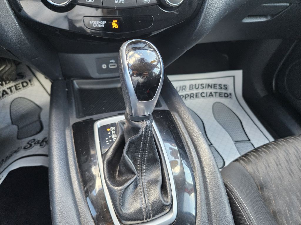 2020 Nissan Rogue Image 35