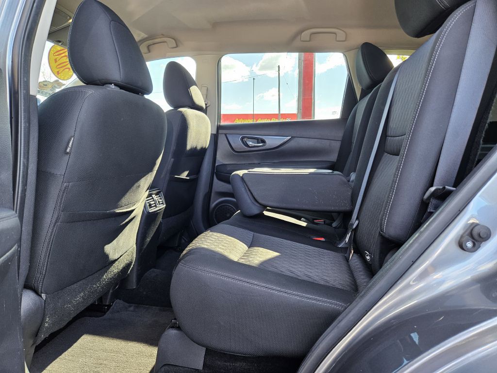 2020 Nissan Rogue Image 40