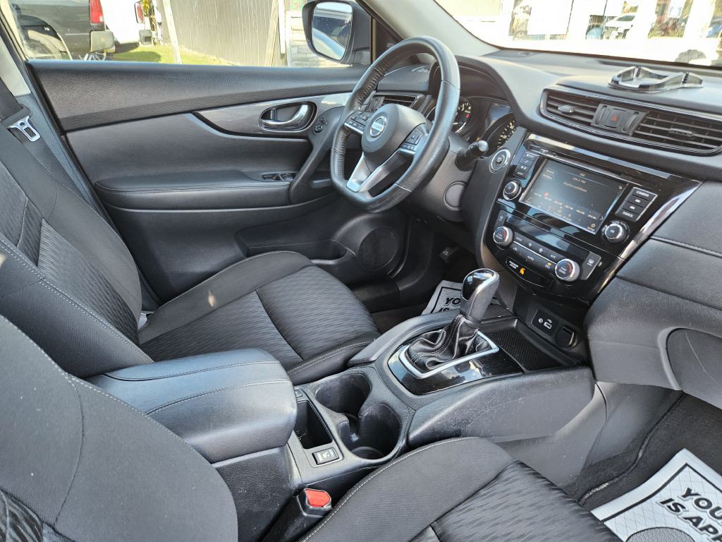 2020 Nissan Rogue Image 46