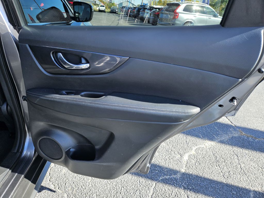 2020 Nissan Rogue Image 47