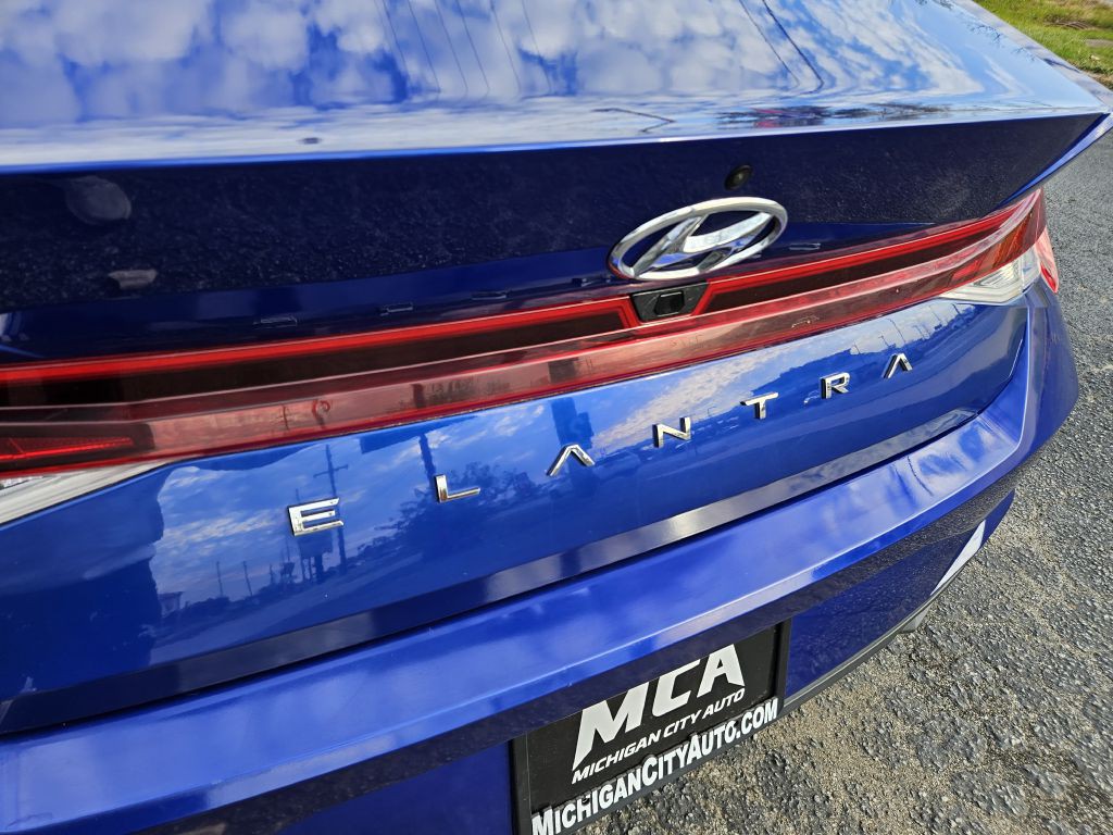 2021 Hyundai Elantra Image 9