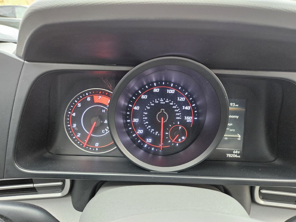 2021 Hyundai Elantra Image 25