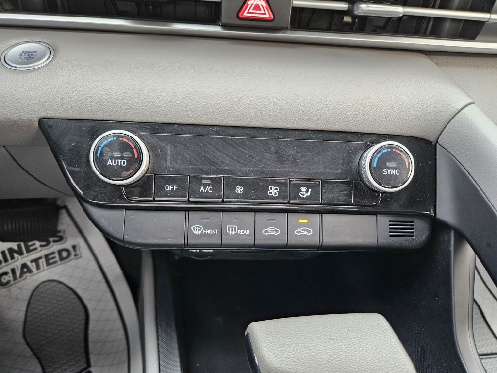 2021 Hyundai Elantra Image 31