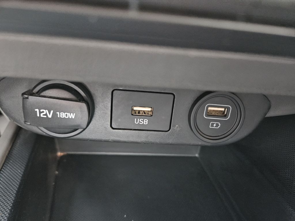 2021 Hyundai Elantra Image 32