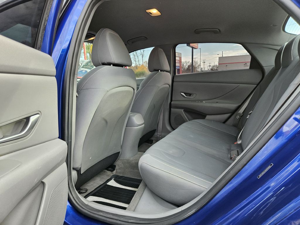 2021 Hyundai Elantra Image 38