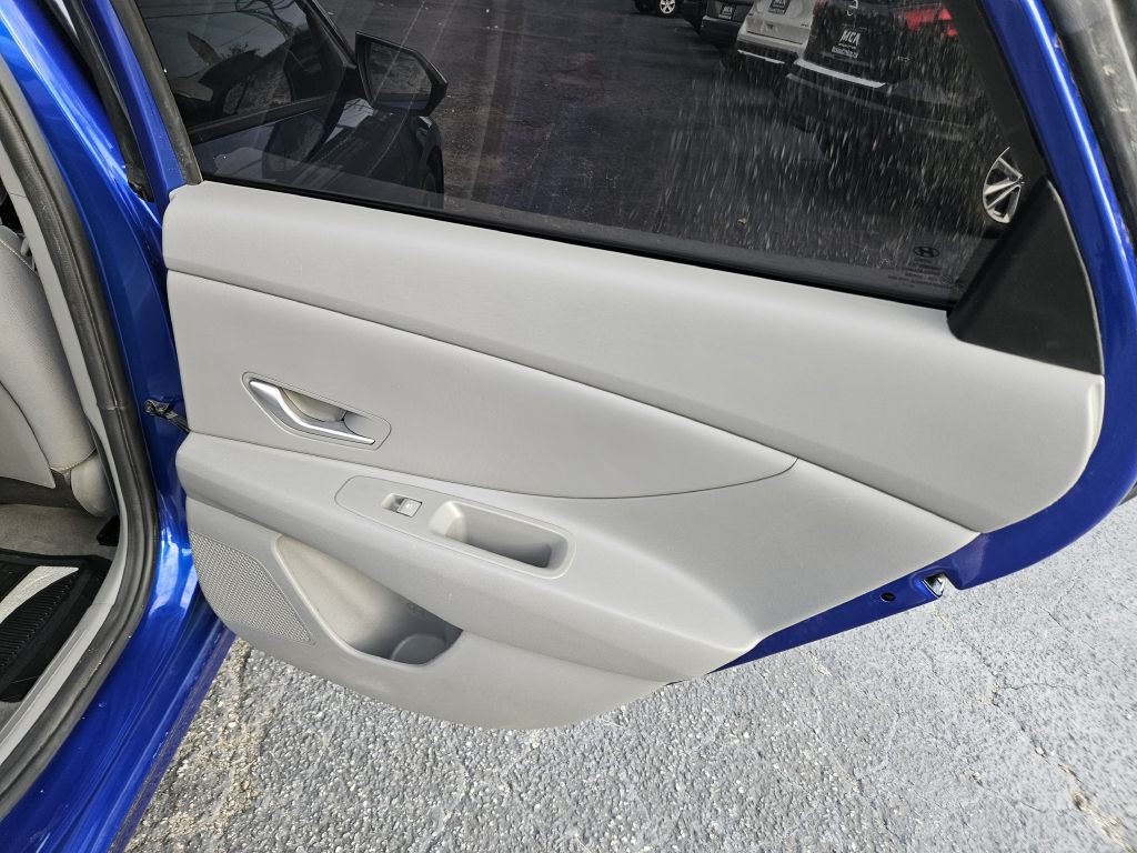 2021 Hyundai Elantra Image 44