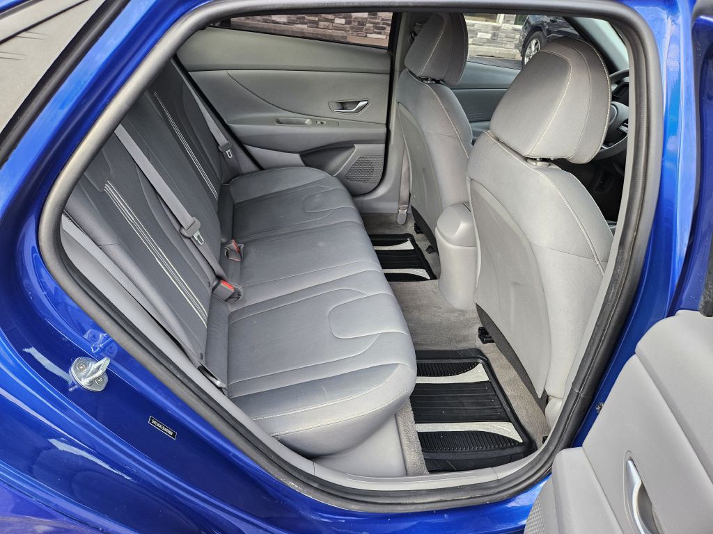 2021 Hyundai Elantra Image 45