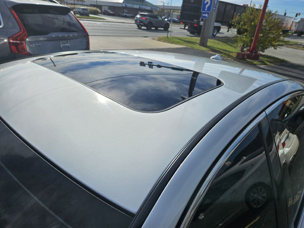 2018 INFINITI Q50 Image 17