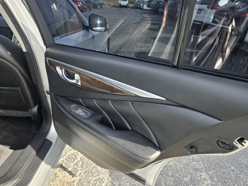 2018 INFINITI Q50 Image 42