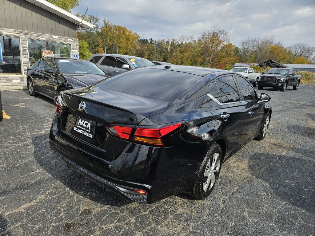 2020 Nissan Altima Image 7