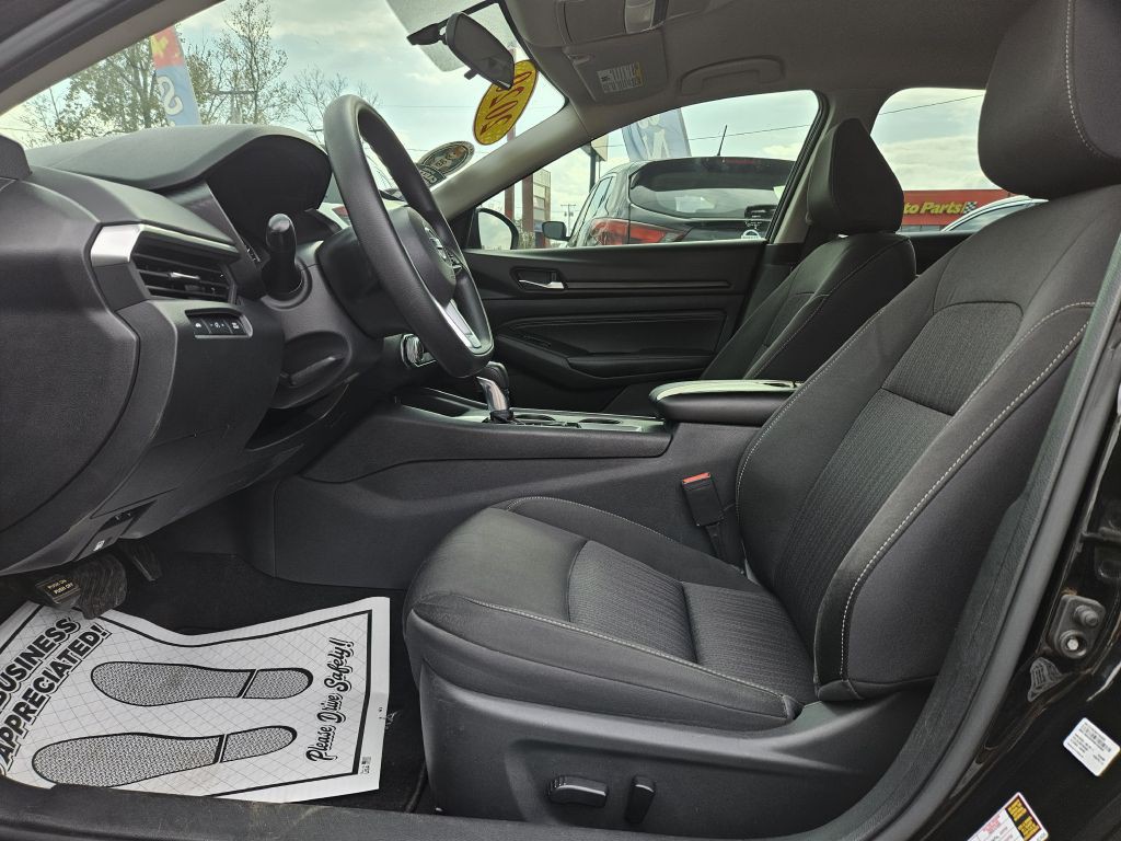 2020 Nissan Altima Image 21