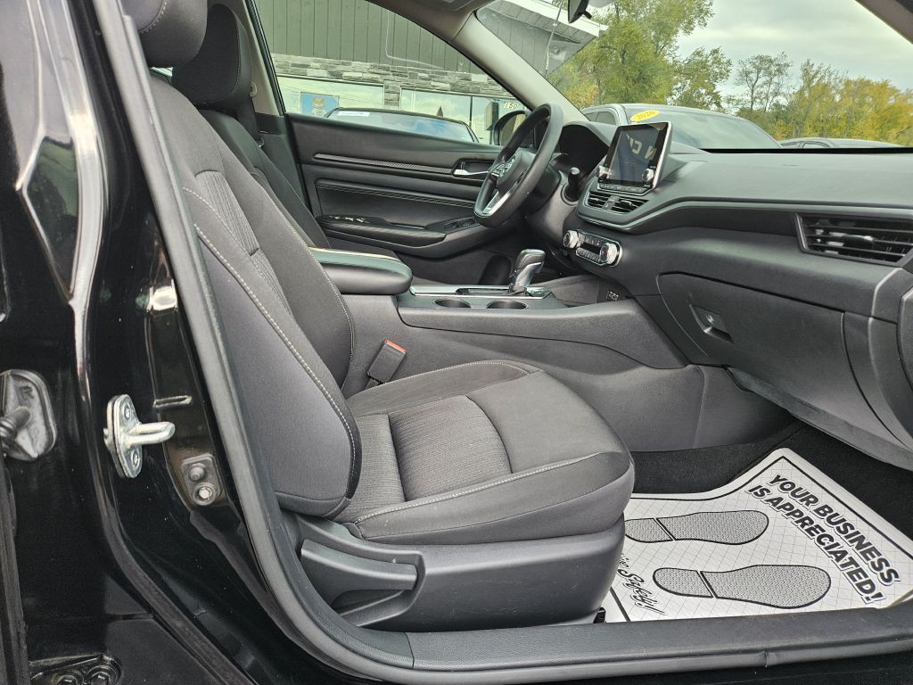 2020 Nissan Altima Image 40