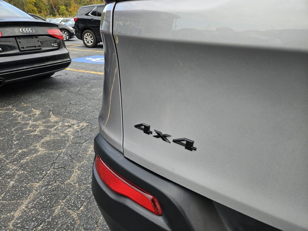 2018 Jeep Cherokee Image 9
