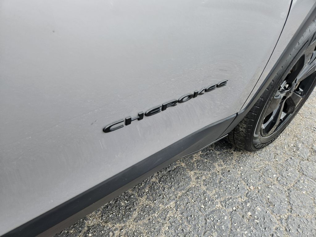 2018 Jeep Cherokee Image 10