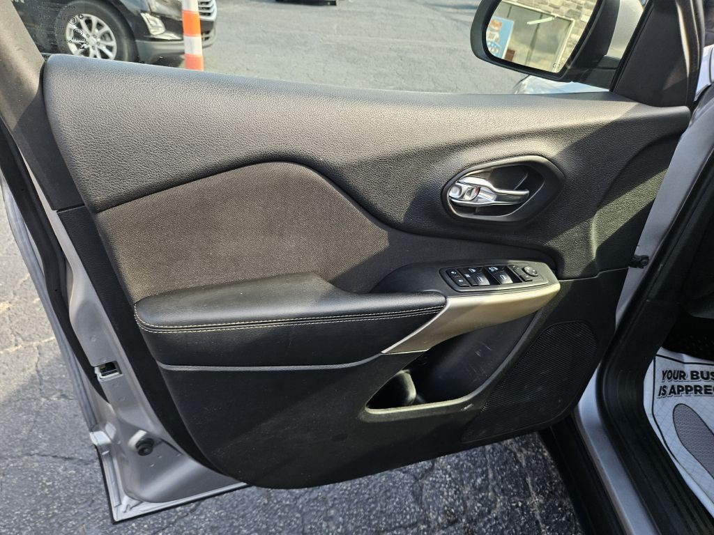 2018 Jeep Cherokee Image 20