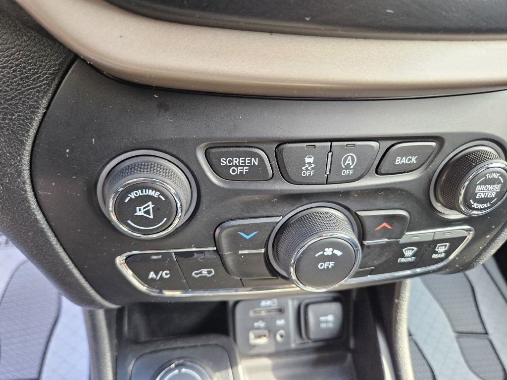 2018 Jeep Cherokee Image 30